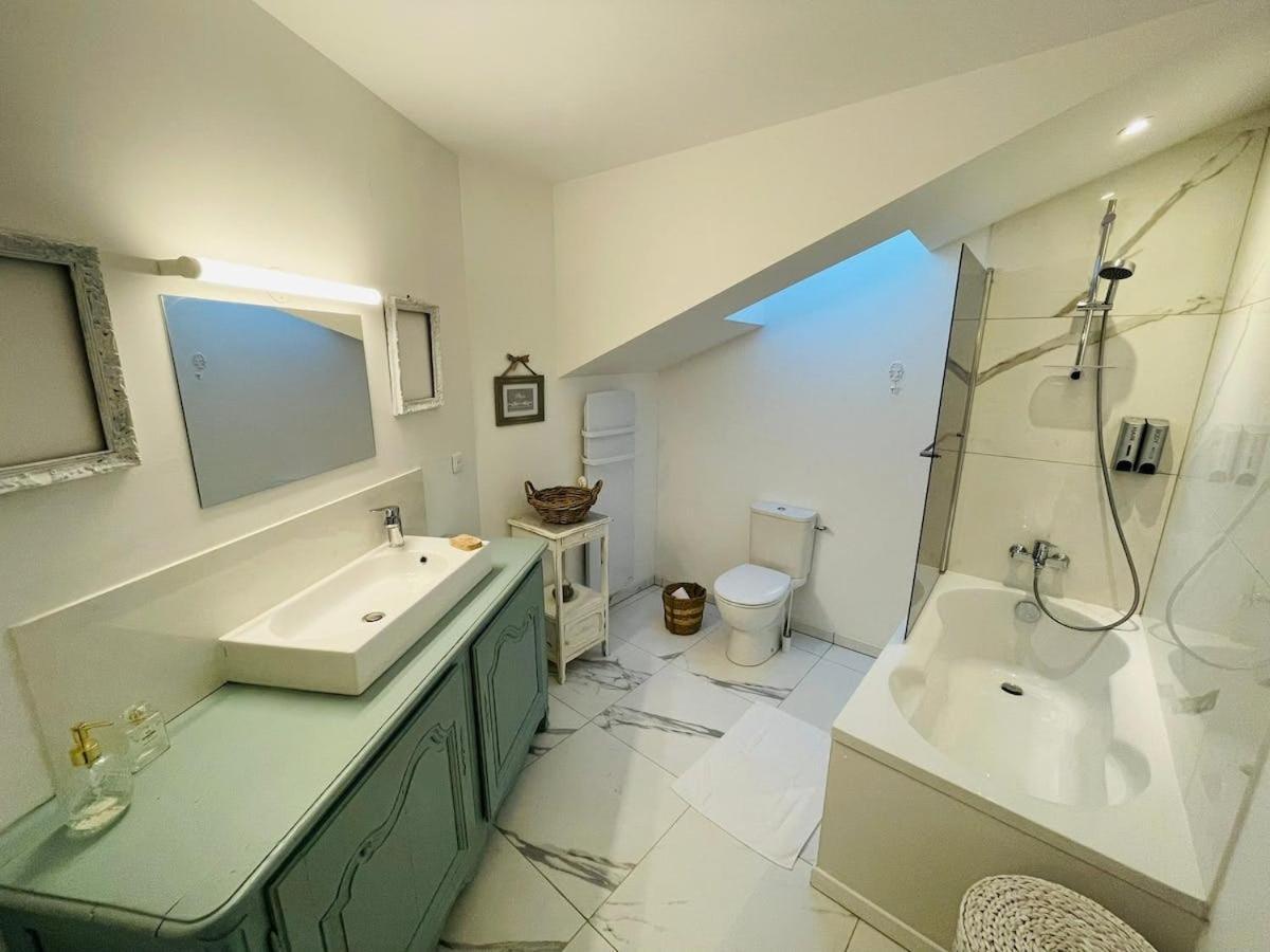 Magnifique Maison Dartiste La Maison Aerts แร็งส์ ภายนอก รูปภาพ