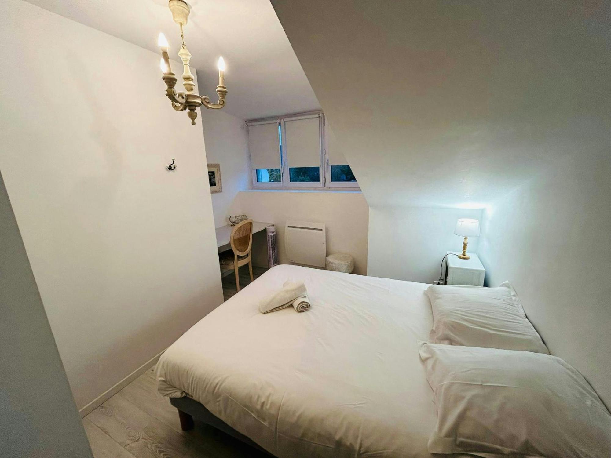 Magnifique Maison Dartiste La Maison Aerts แร็งส์ ภายนอก รูปภาพ