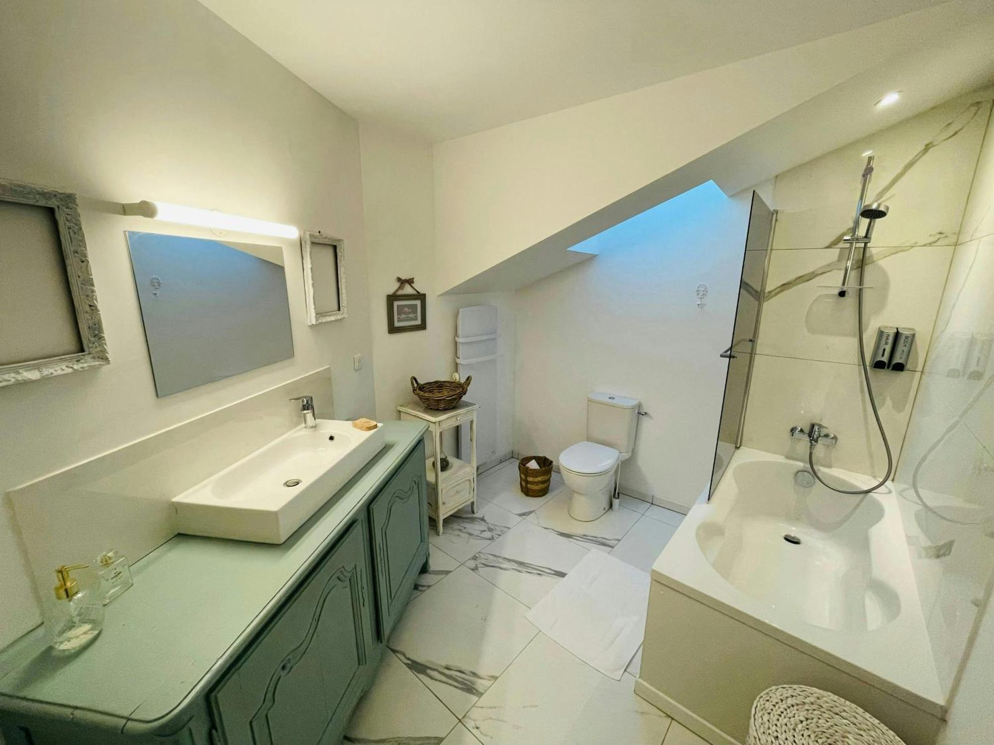 Magnifique Maison Dartiste La Maison Aerts แร็งส์ ภายนอก รูปภาพ