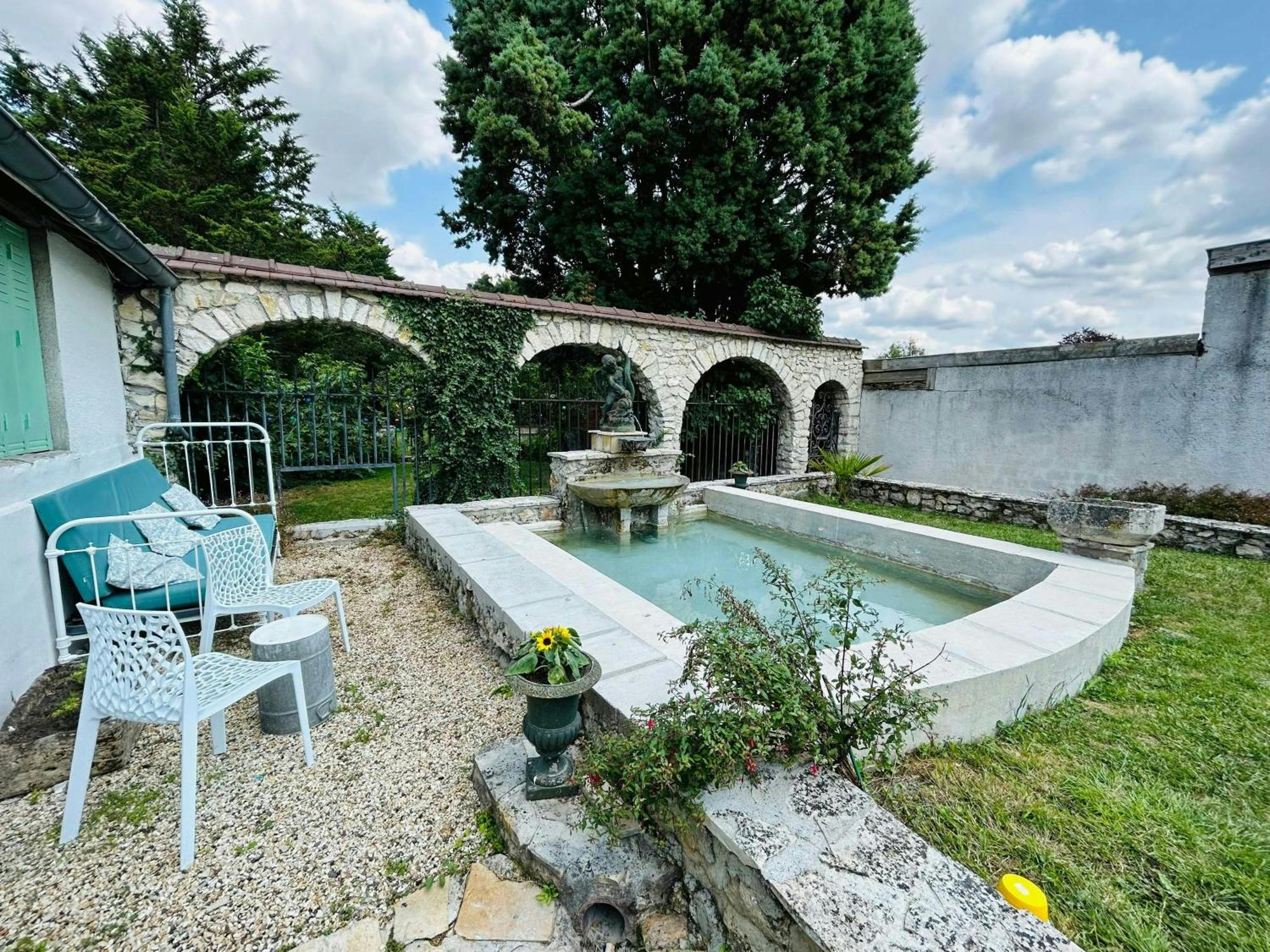 Magnifique Maison Dartiste La Maison Aerts แร็งส์ ภายนอก รูปภาพ